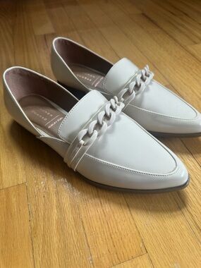 Women’s LC Lauren Conrad Cream Colored Loafer Dress Flats Size 10